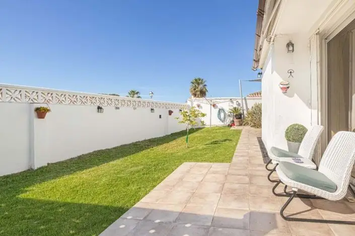 Villa en Venta 3 Dormitorios Cerca de la Playa
