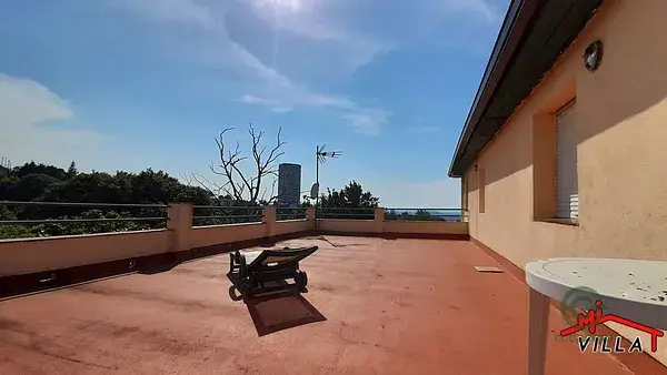 Casa en Laredo 295m2 con 6 habitaciones y 2 baños