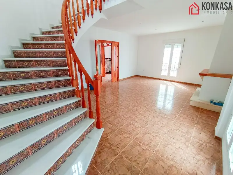Casa en Venta en Algar Centro 5 Dormitorios 2 Baños Trastero