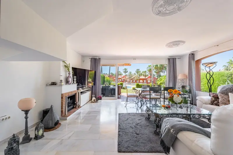 Adosado de 4 Dormitorios en venta Atalaya Isdabe, España