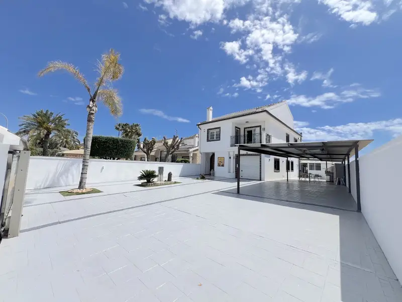 Chalet en San Javier Murcia con Doble Vivienda Independiente