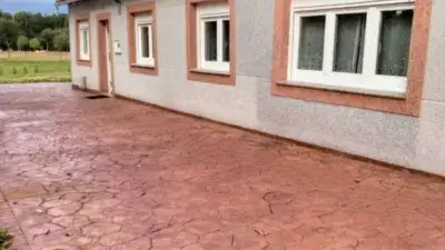 Casa adosada en venta en Sobrado: Reformada con parcela de 20000m2