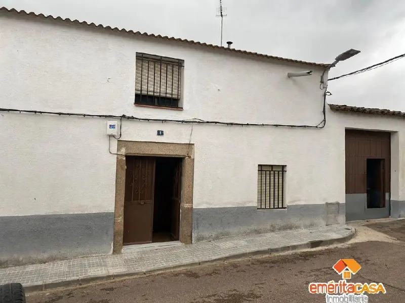 Casa en Mirandilla con Garaje y Nave 5 Dormitorios