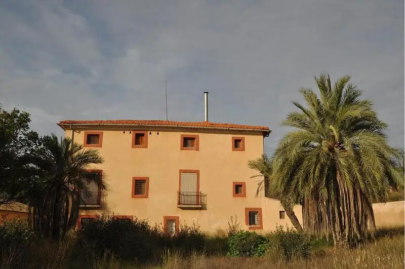 Casa de Campo en Pinoso 800m2 3 Plantas Gran Oportunidad