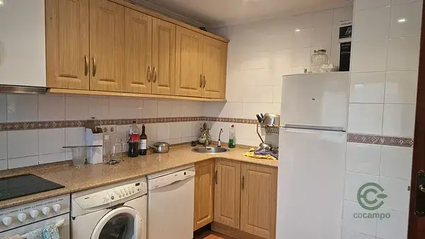 Casa Chalet Independiente en Torrelavega 5 Dormitorios 25000m2