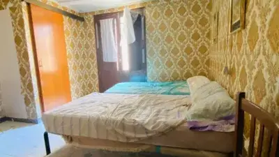 Chalet en Venta en Morella: Reforma Integral en Pueblo con Encanto