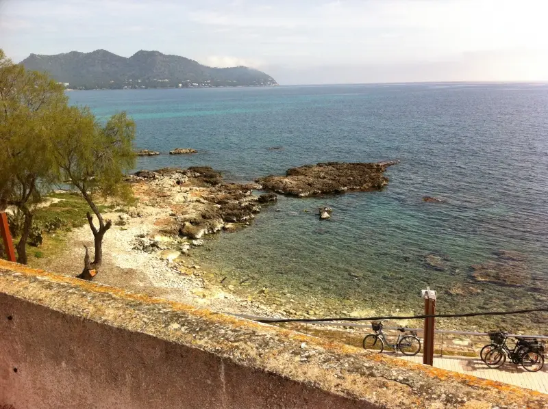 Chalet en Cala Bona primera linea de mar con vistas espectaculares