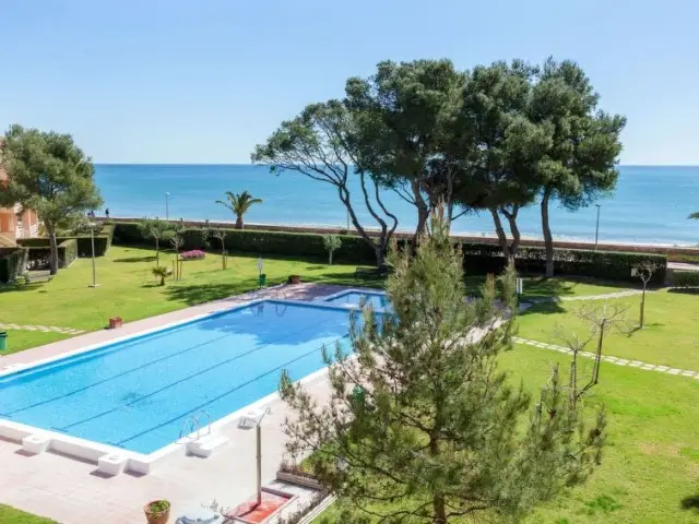 Apartamento 2 Dormitorios Miami Playa Cerca de la Playa