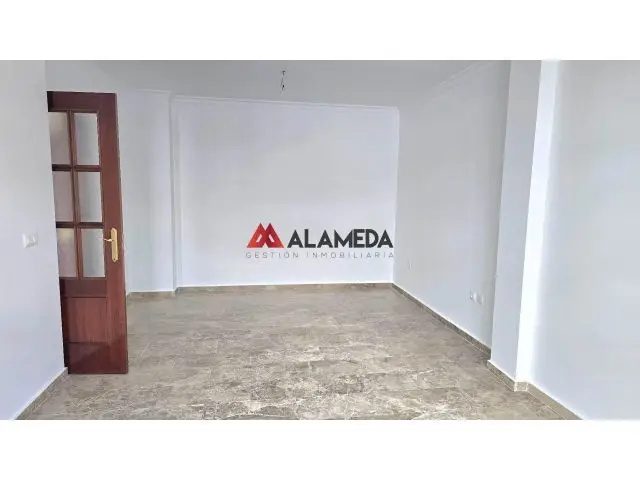 Adosado en Chiclana con Jardin y Parking Cerca de la Playa