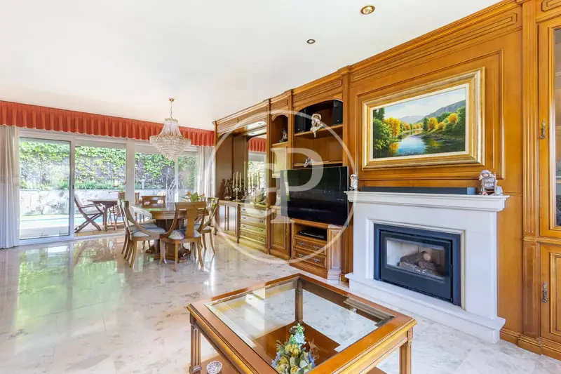 Chalet en Venta en Matadepera para Familias con Jardin y Piscina