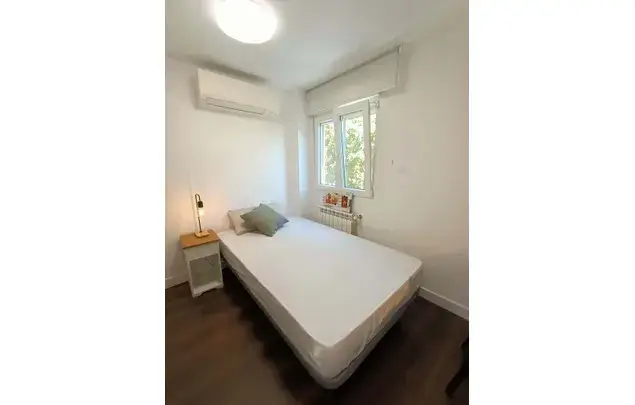 Rent a room of 120 m² in Madrid