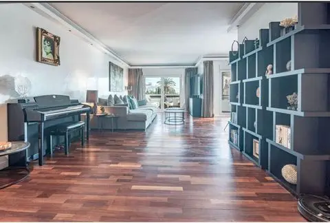 Apartamento en Puerto Banus con Vistas al Mar