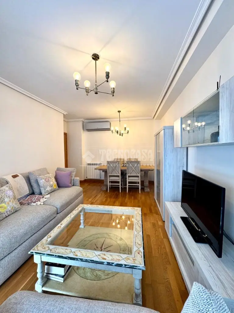 Piso en Venta en Vicálvaro: 120m², 3 Dormitorios, 2 Baños, Garaje Doble