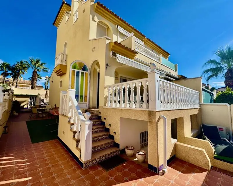 Villa de 4 Dormitorios en Benimar Vistas Panorámicas