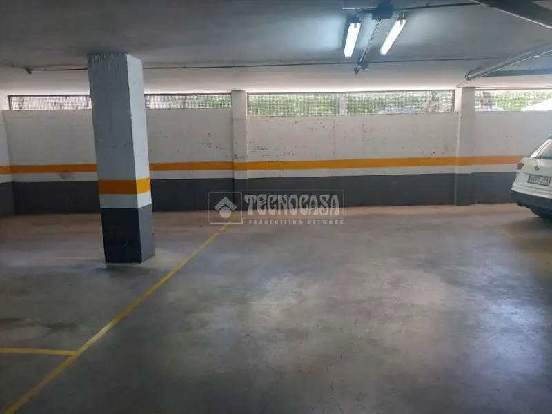 Box/plaza de garaje en venta en C. Cádiar