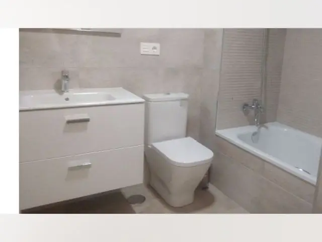 Apartamento 2 Dormitorios Almería Alquiler