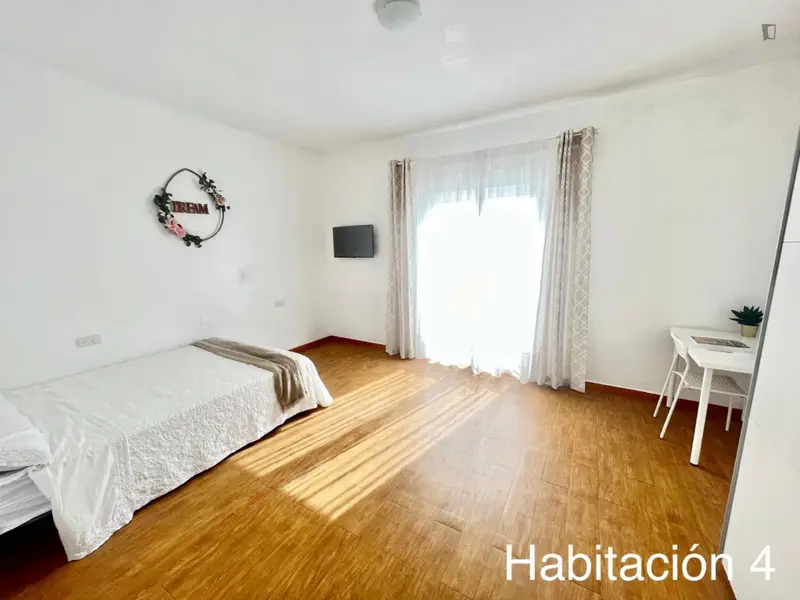 Habitacion Doble en Casa de 4 Dormitorios
