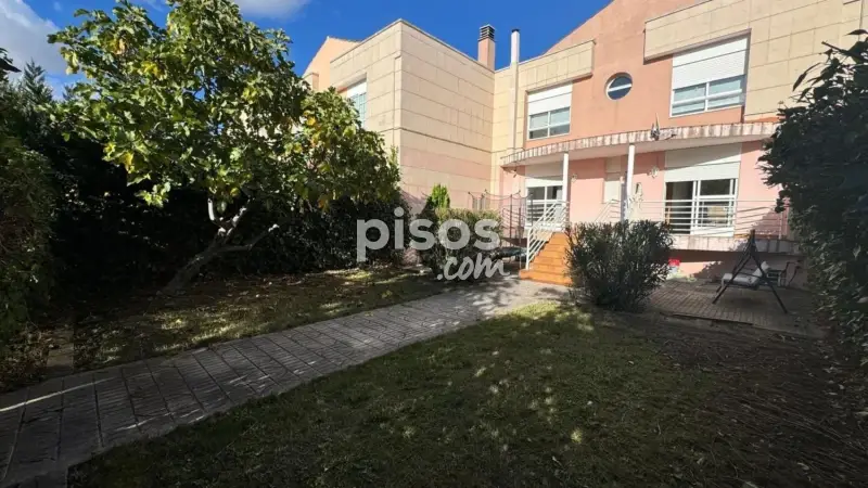 Casa adosada en venta en Paseo Acacias-Pichón