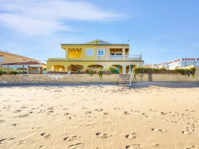 Casa Villa 4 Dormitorios Alquiler Denia Espa	

