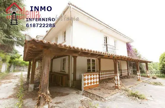 Chalet con Chimenea en Serantes Ferrol