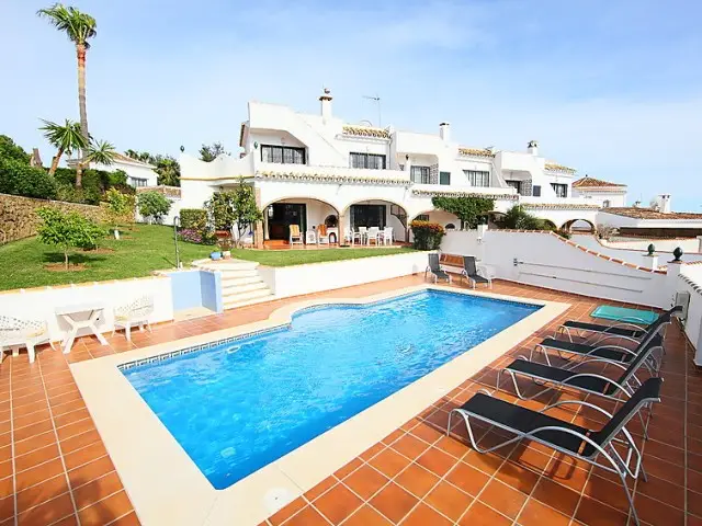 Casa Villa 3 Dormitorios Alquiler Calahonda España