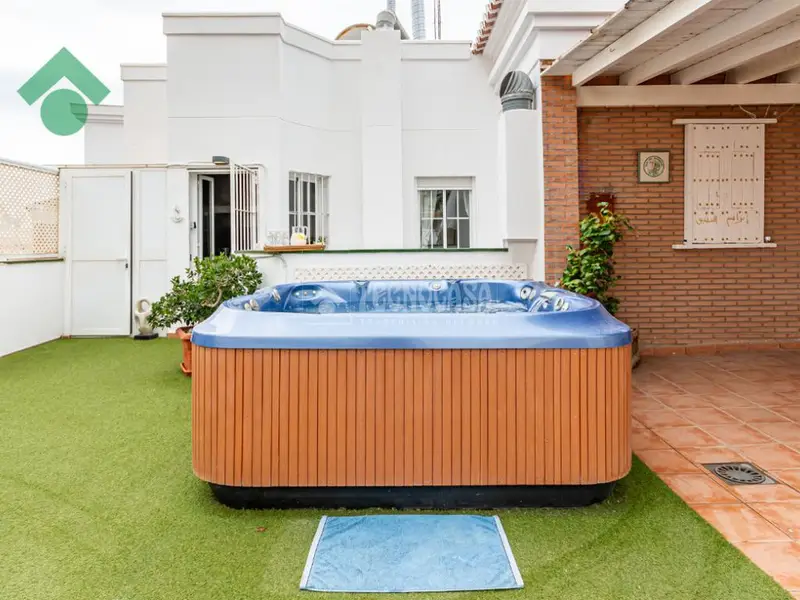 Ático Exclusivo en Nerja Burriana con Terraza 170m2 y Vistas al Mar