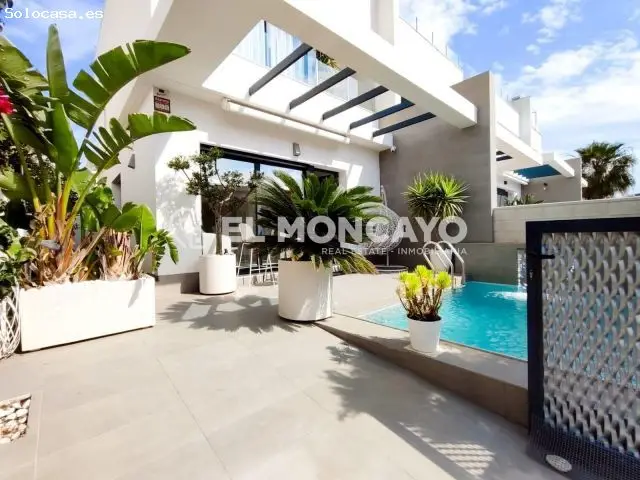Fantástico Chalet Independiente Con Piscina Privada En Villamartín- Orihuela Costa, Alicante