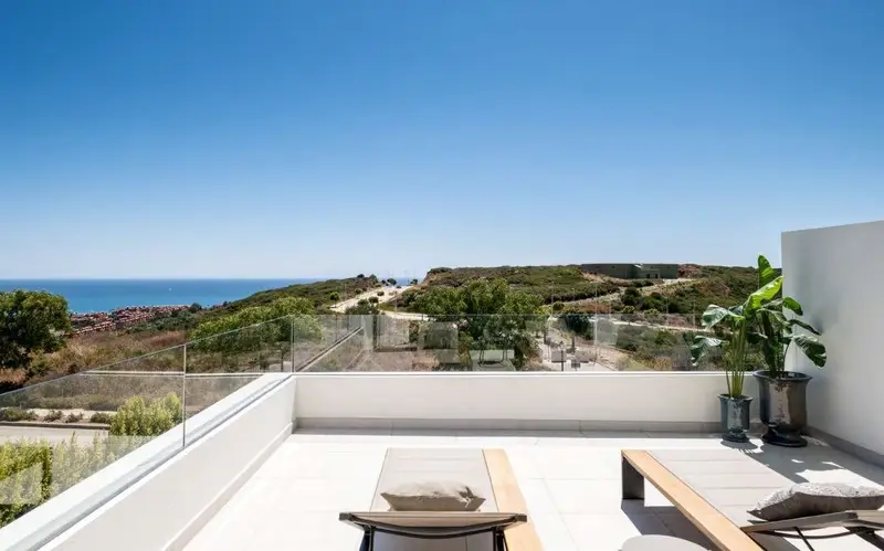 Venta Villa Lujo Casares Piscina 4 Dormitorios Jardin