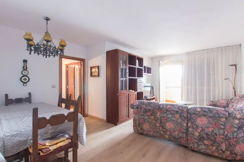Alquiler Piso 3 habitaciones Mendebaldea Pamplona Garaje