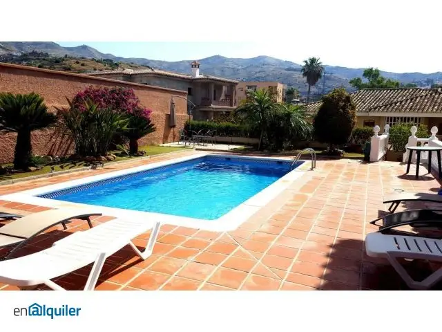 Chalet en Almuñecar con Vistas a la Costa - Alquiler Temporada Escolar