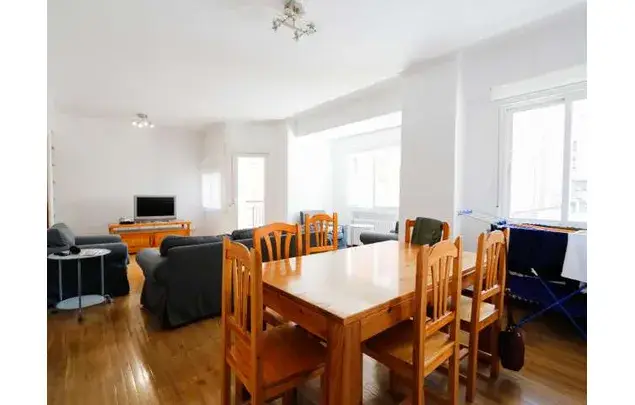 Apartamento 2 Dormitorios Madrid Profesionales Balcon