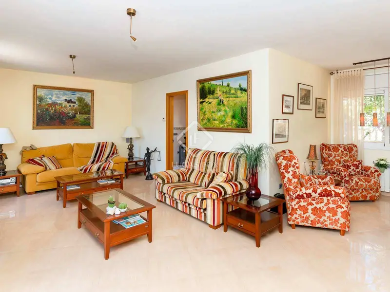 Chalet en Venta Olivella 5 Dormitorios Piscina Jardin