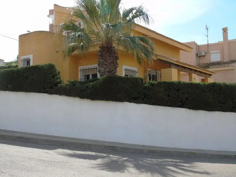 Villa en Venta Cabo de Palos 4 Dormitorios Piscina Garaje