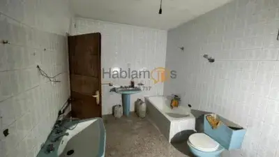 Casa Rustica en Venta en Ponte Caldelas - Ideal para Reformar