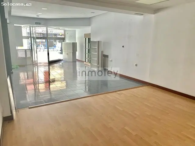 Amplio Local Calle Gorbea 4 Estancias 95m2