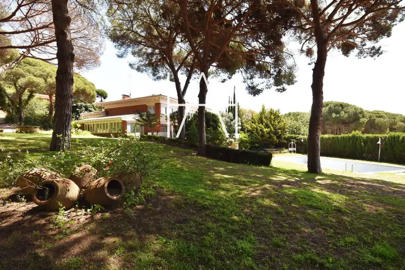 Tres Chalets con Jardines y Piscinas en Sant Andreu de Llavaneres