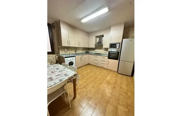Alquiler Apartamento 5 Dormitorios Granada Estudiantes Trabajadores