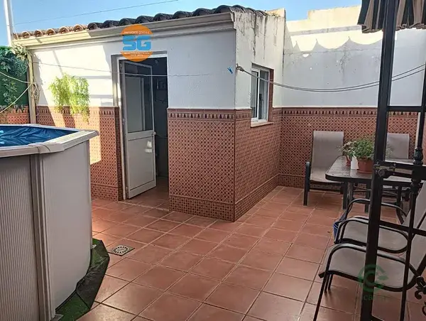 Chalet Adosado Cordoba 4 Dormitorios Patio 40m2