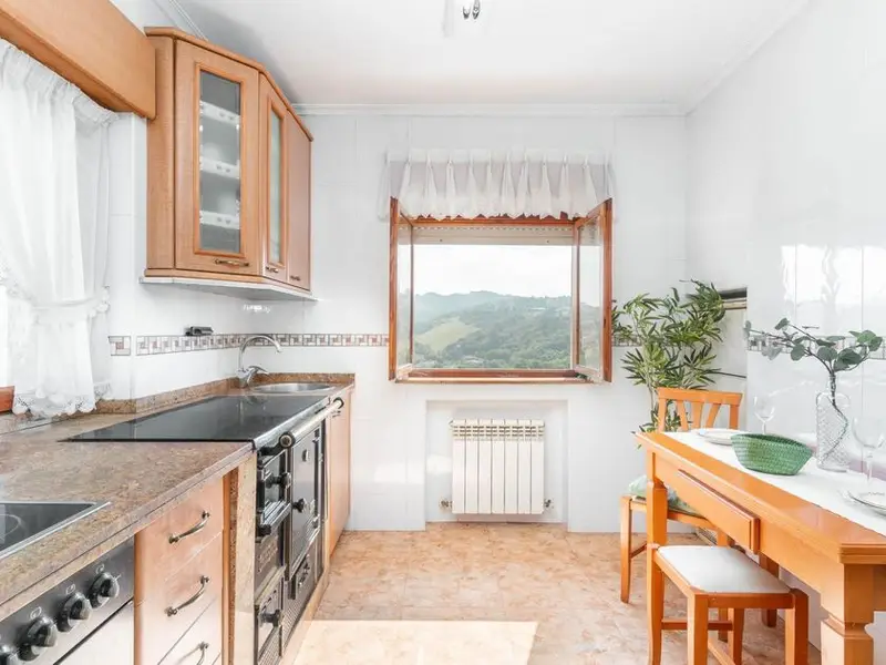 Casa con finca en Carbayin Bajo Asturias