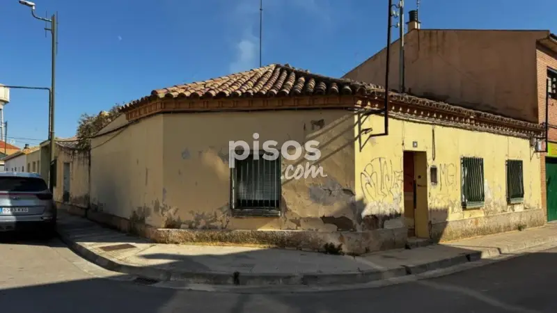 Casa en Villanueva de Gallego para reformar