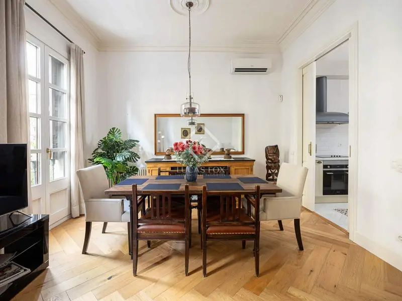 Apartamento Amueblado 140m2 Eixample Derecho 3 habitaciones