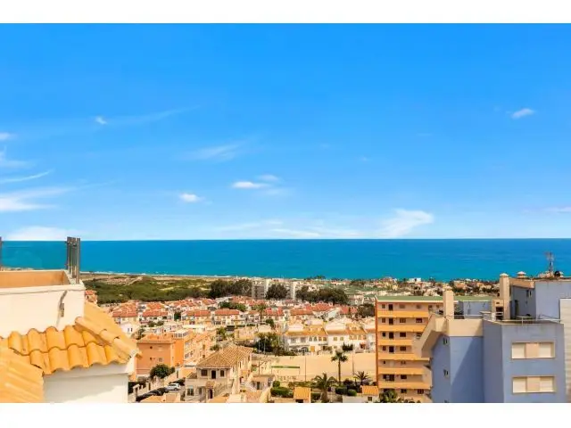 Maravilloso Atico 118m2 Dos Plantas Vistas al Mar Terrazas Piscina