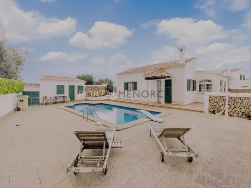 Chalet con Piscina en Trebaluger Menorca