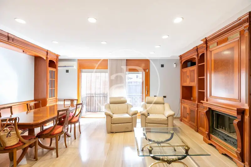 Chalet en venta L Hospitalet de Llobregat ideal familia y negocio