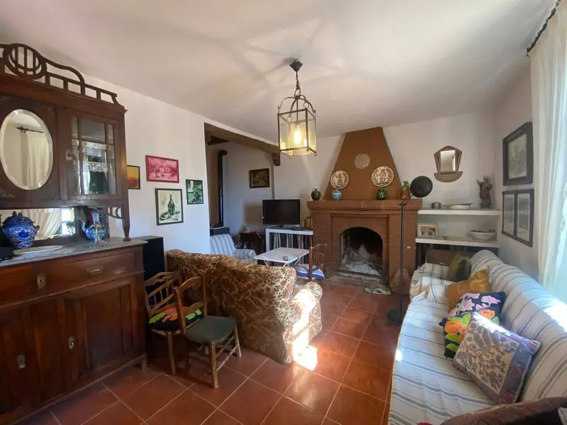 Casa Señorial con Terreno en Moclin Granada