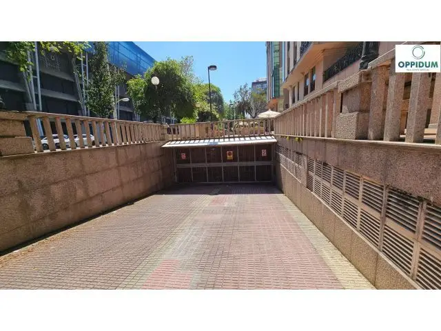 Garaje Doble para Coches Grandes Cerca Estadio Riazor