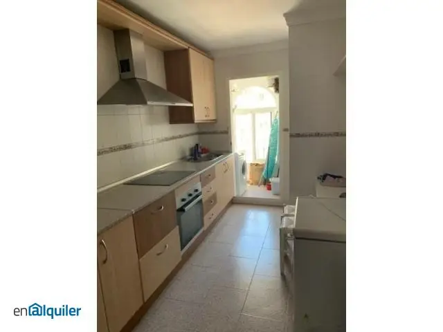 Amplio piso 4 dormitorios 2 baños Malaga Ideal familias trabajadores