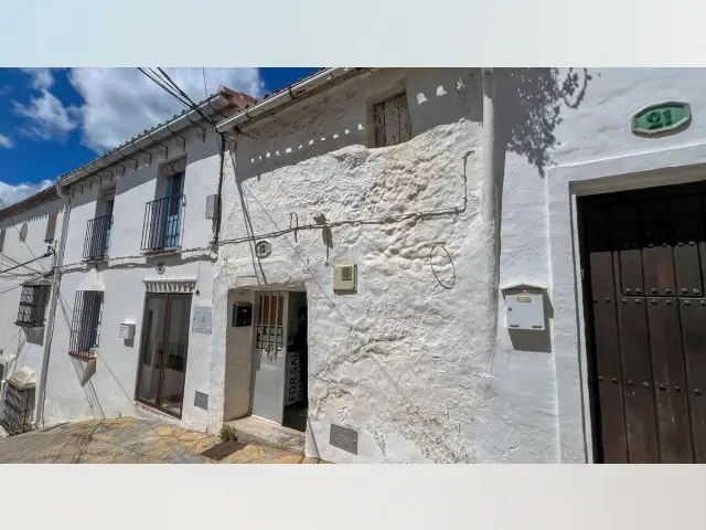 Casa con Encanto en Gaucín - 2 Dormitorios y Jardín