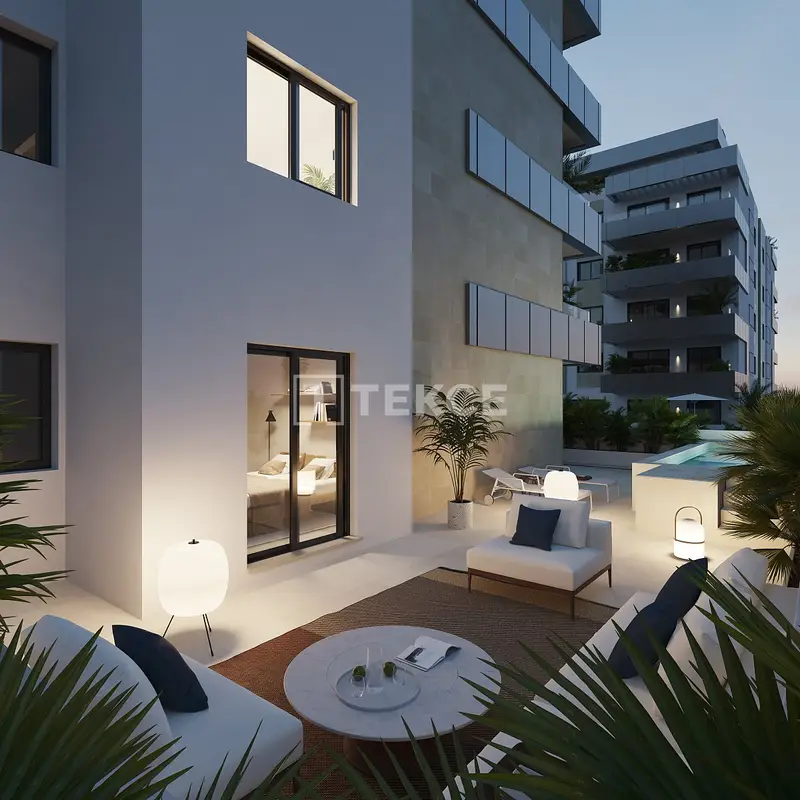 Apartamentos en Mijas Costa con Terrazas y Piscina
