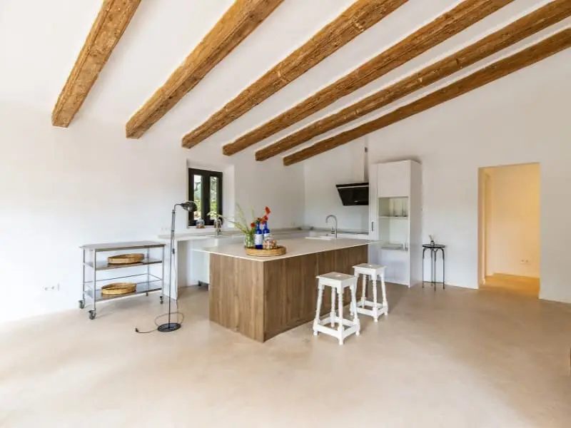 Finca de Lujo en Mallorca: Autosuficiencia y Confort